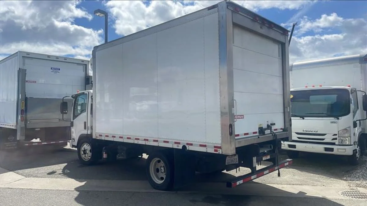 2016 Isuzu NPR - image 6