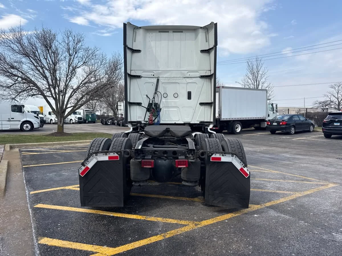 2020 International LT in Bolingbrook, IL — photo 5