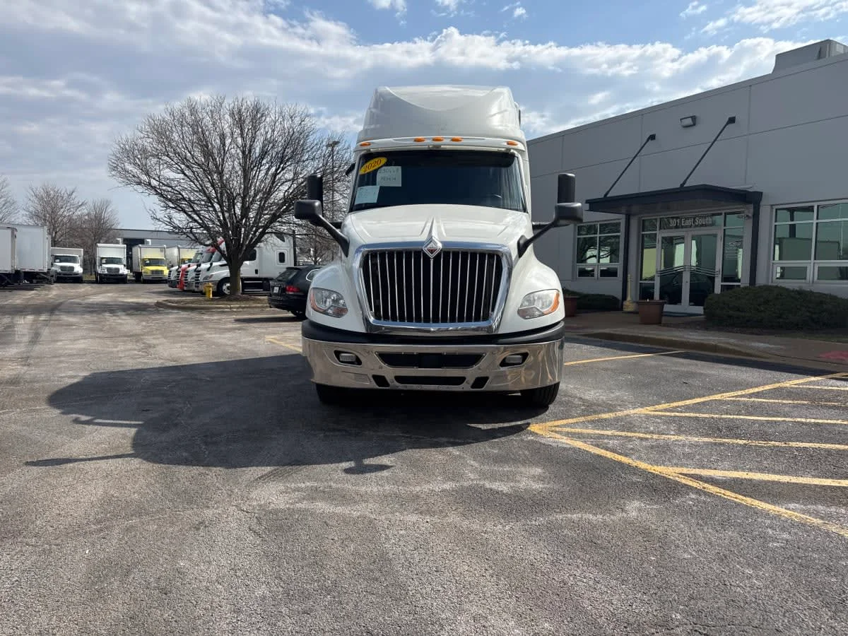 2020 International LT in Bolingbrook, IL — photo 2