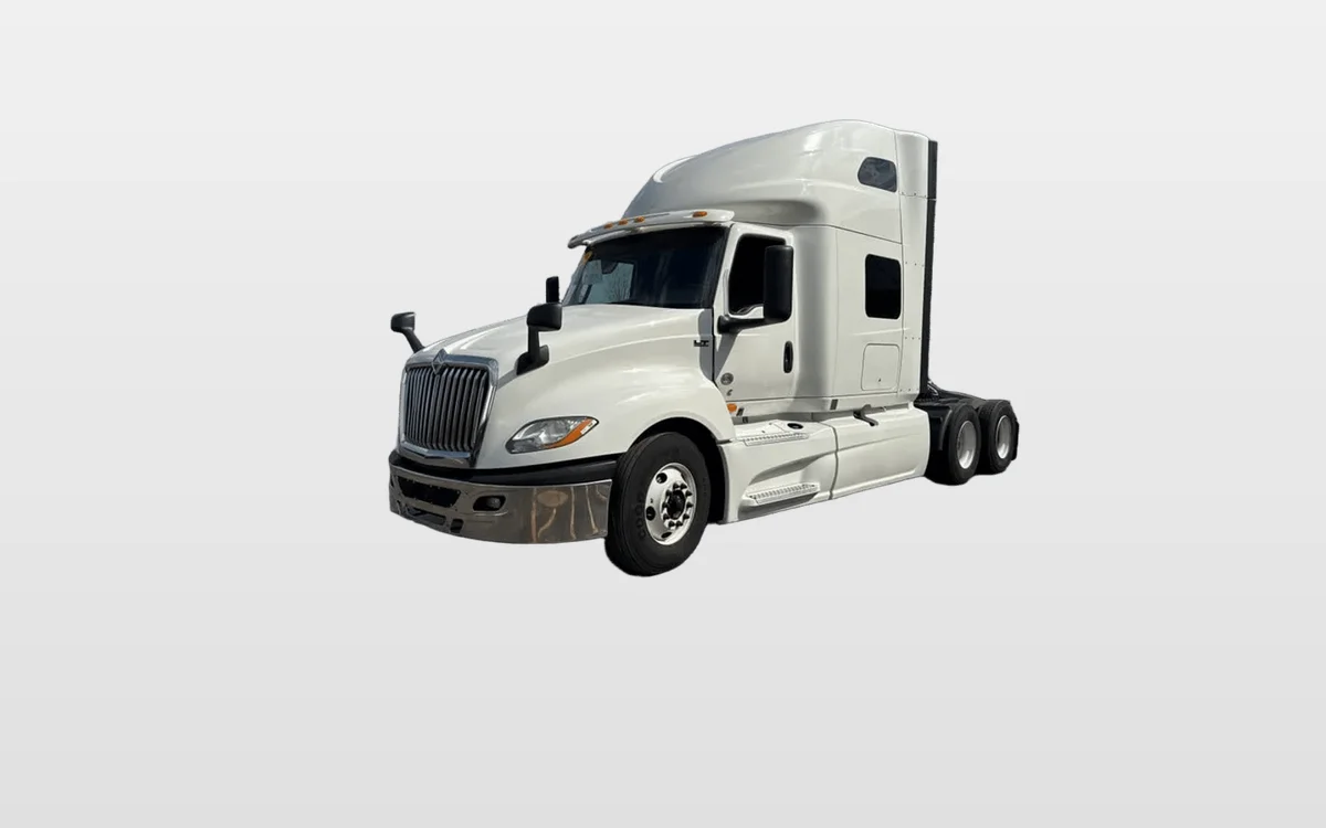 2020 International LT - image 1