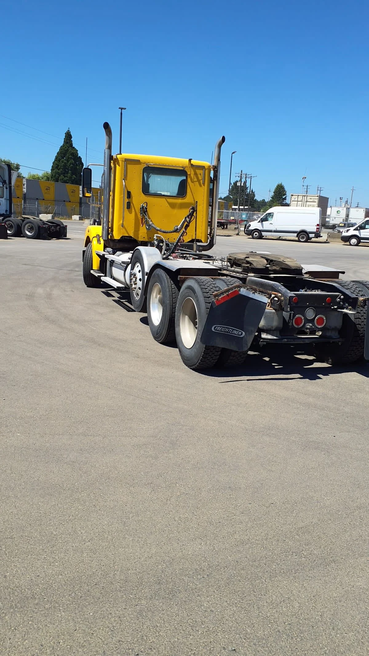 2020 Freightliner 122SD in Tacoma, WA — photo 6