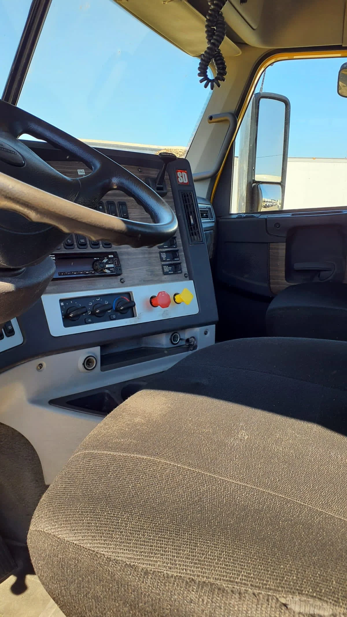 2020 Freightliner 122SD in Tacoma, WA — photo 7