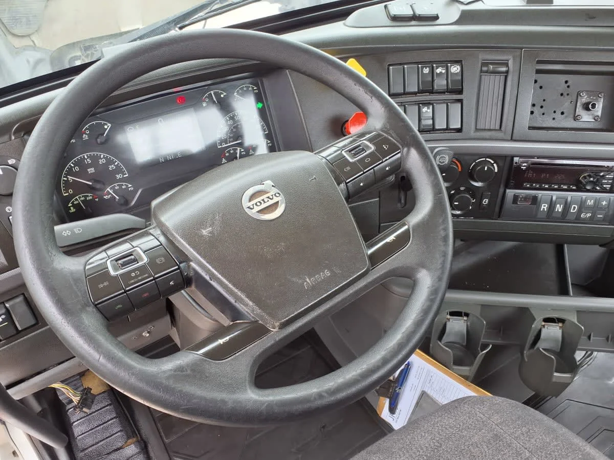 2019 Volvo VNL 860 in Dallas, TX — photo 7