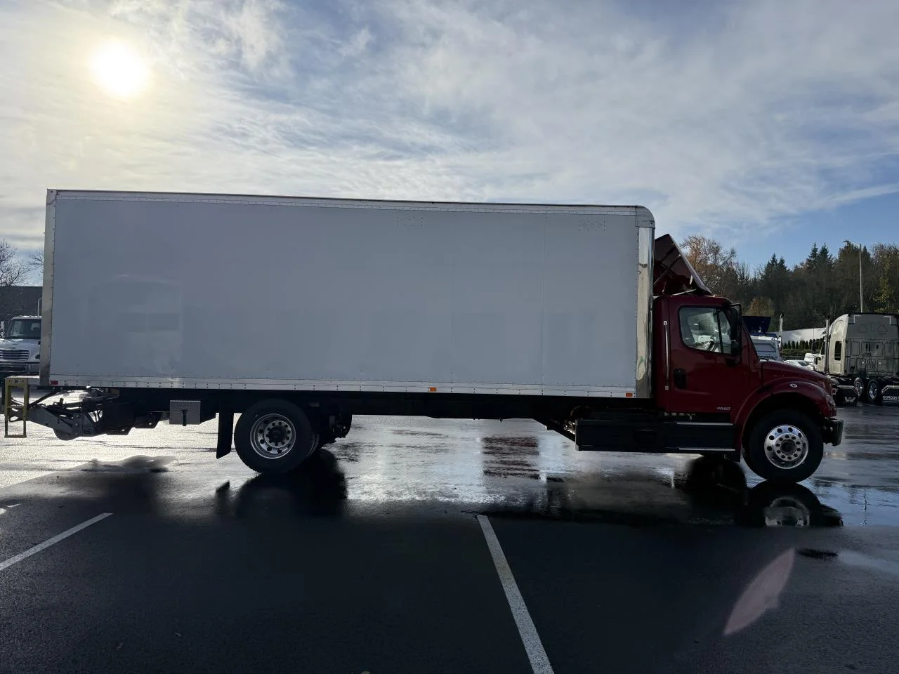 2025 Freightliner eM2 in Coburg, OR — photo 4