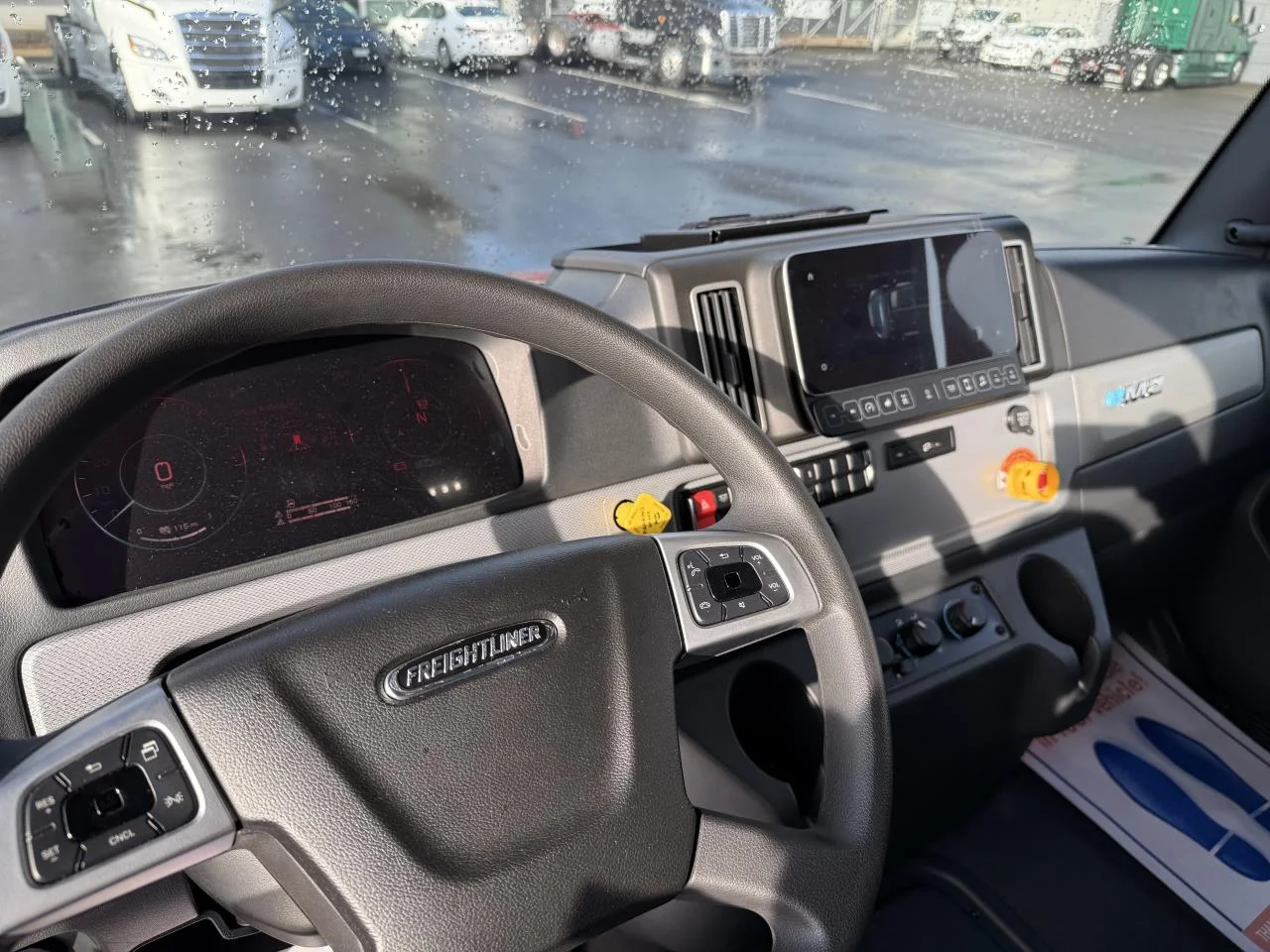 2025 Freightliner eM2 in Coburg, OR — photo 10