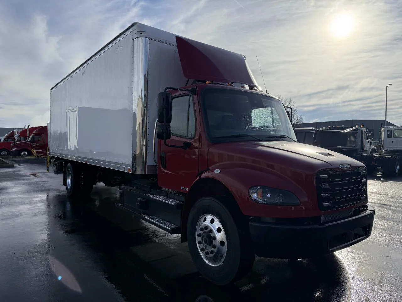 2025 Freightliner eM2 in Coburg, OR — photo 3