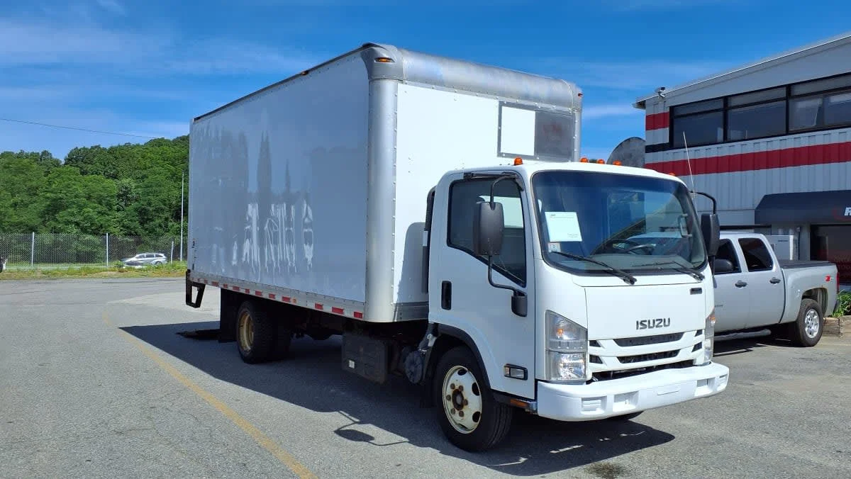2018 Isuzu NRR in Salisbury, MA — photo 3