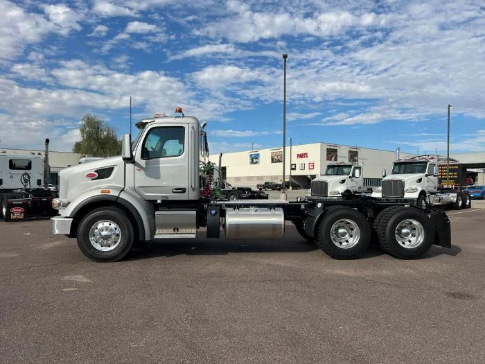 2026 Peterbilt 567 in Phoenix, AZ — photo 4