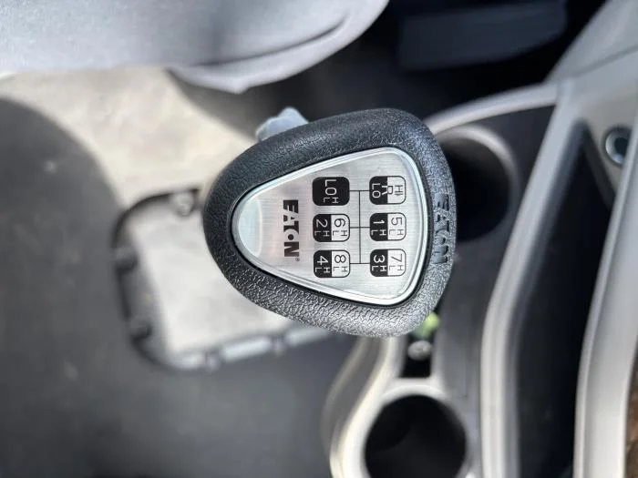 2027 Peterbilt 589 - image 9