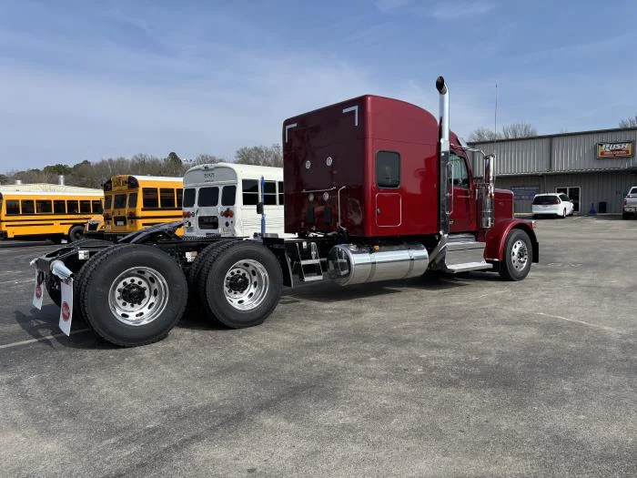 2027 Peterbilt 589 - image 5