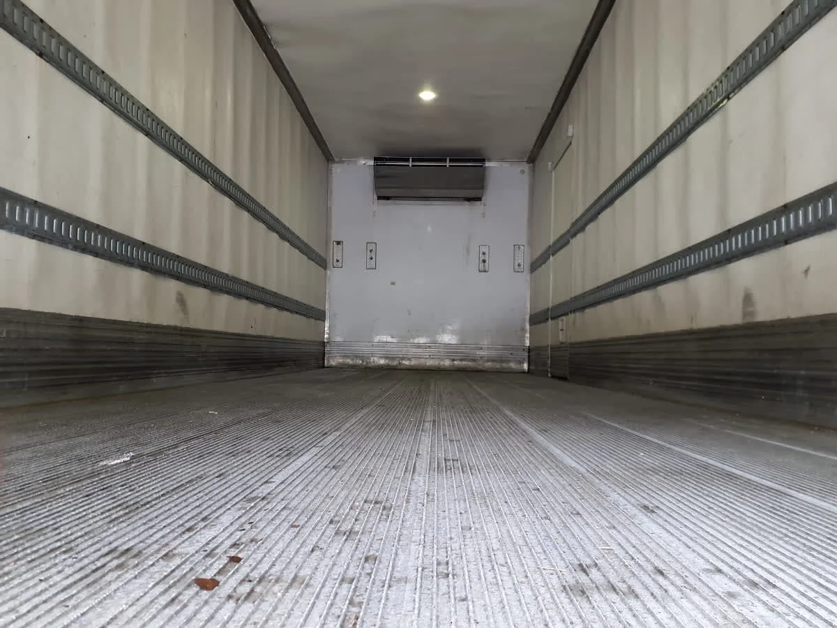 2018 International 4300 - image 9