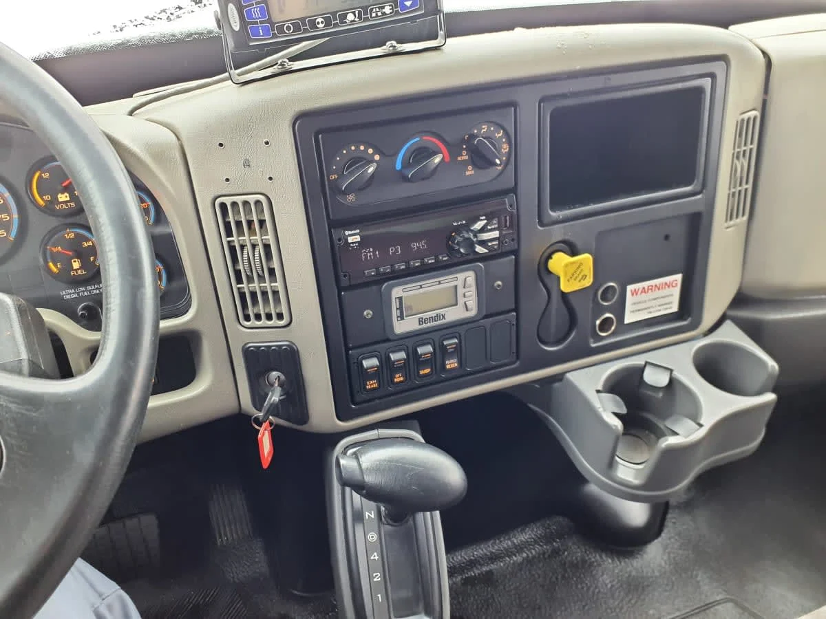 2018 International 4300 in Springfield, MA — photo 8