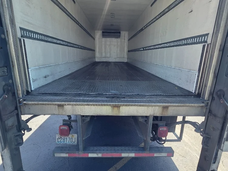 2017 Freightliner eM2 in Kent, WA — photo 10