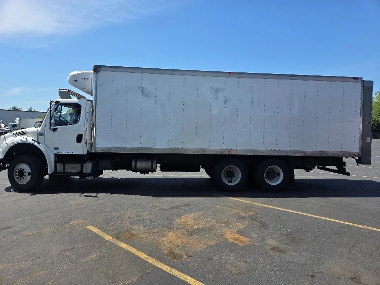 2017 Freightliner eM2 in Kent, WA — photo 4