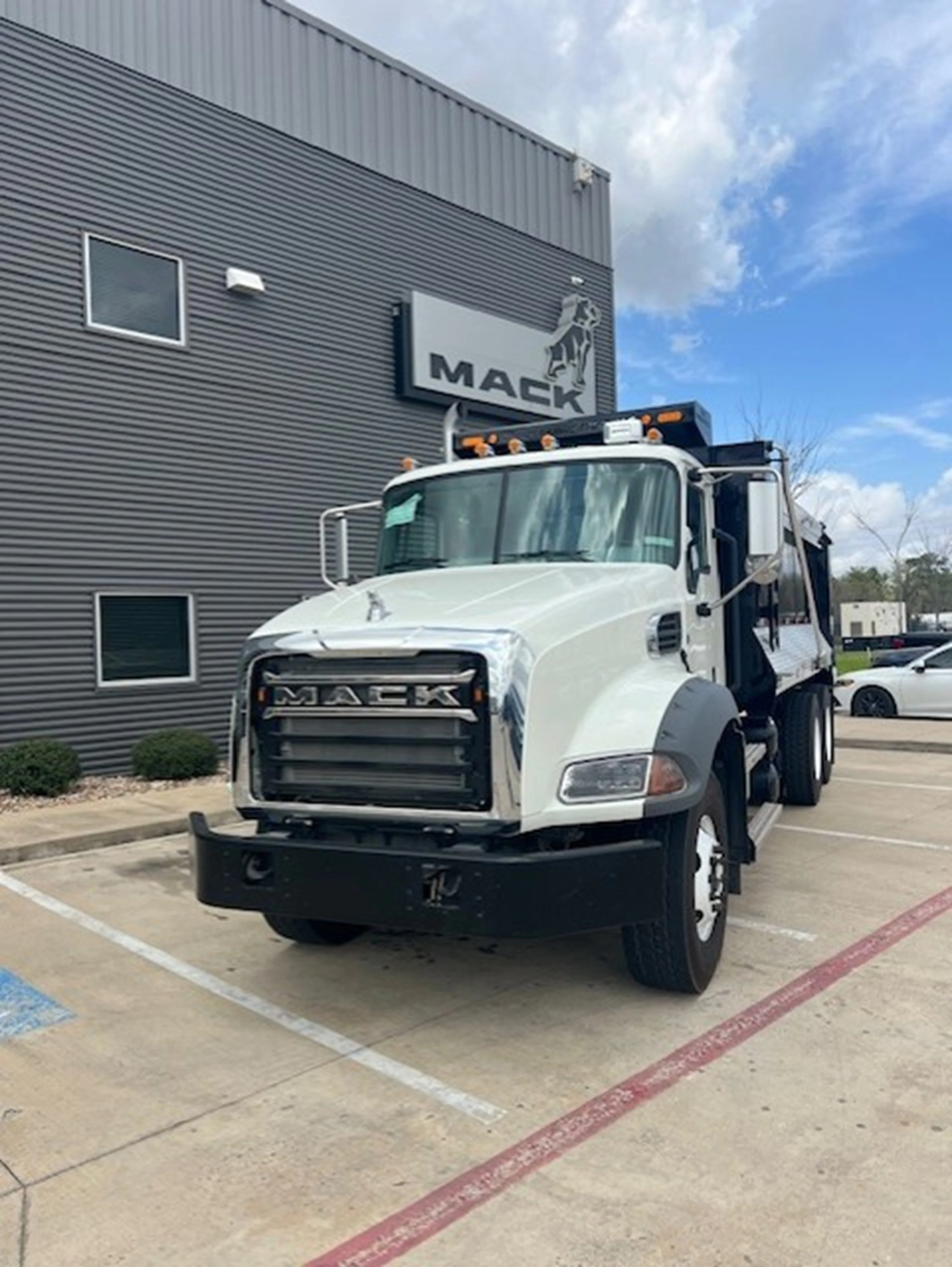 2026 Mack in HOUSTON, TX — photo 4