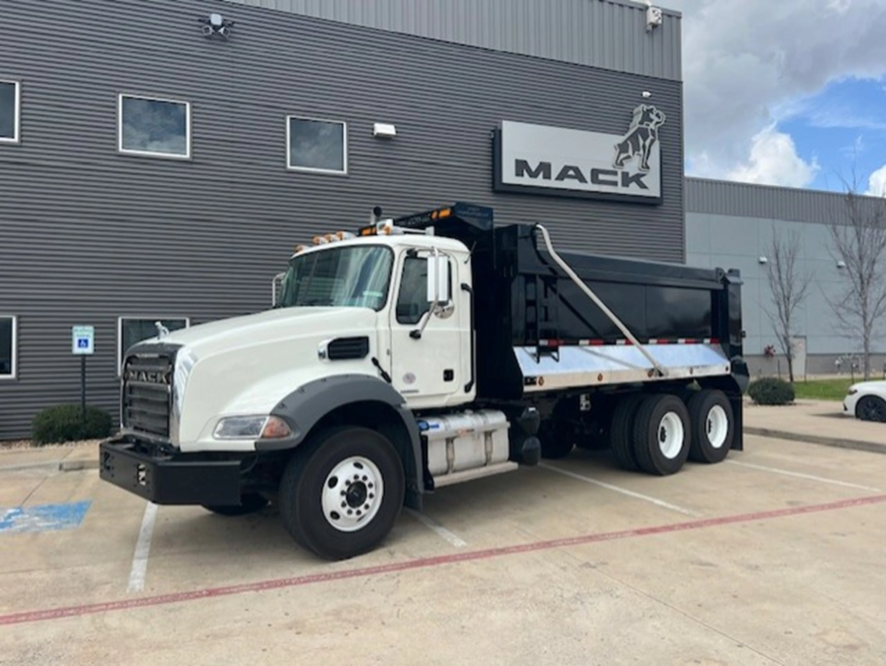 2026 Mack in HOUSTON, TX