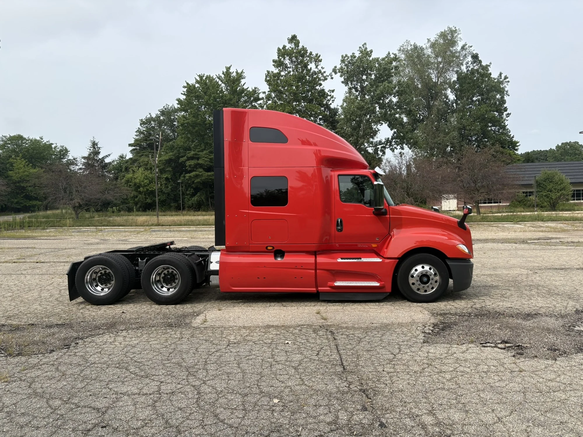 2022 International LT in West Michigan International, MI — photo 5