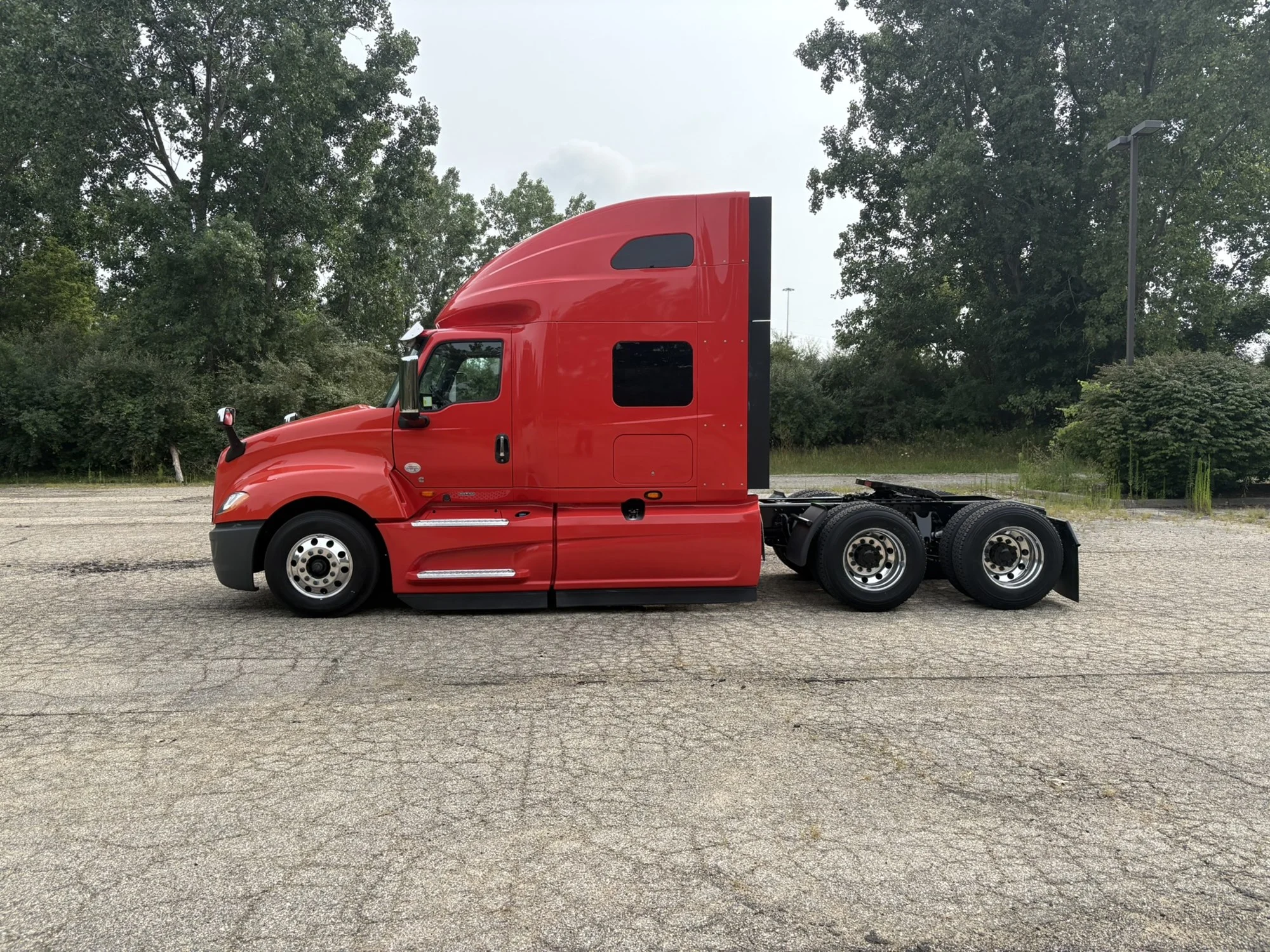 2022 International LT in West Michigan International, MI — photo 2