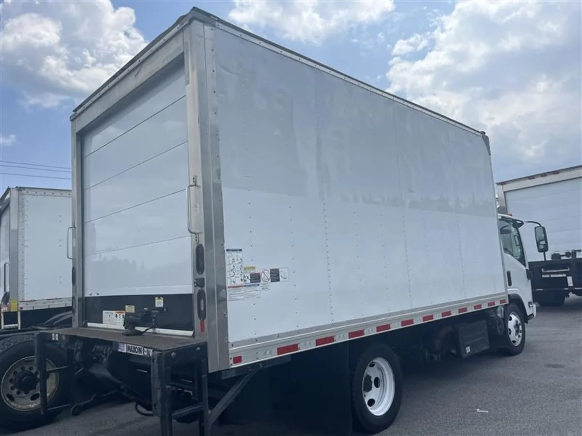 2019 Isuzu NPR - image 4