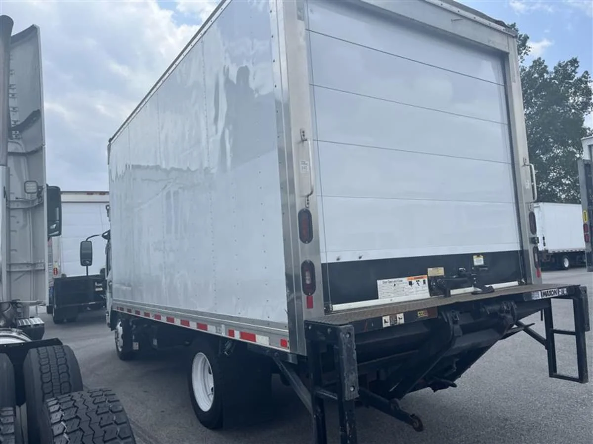 2019 Isuzu NPR - image 6