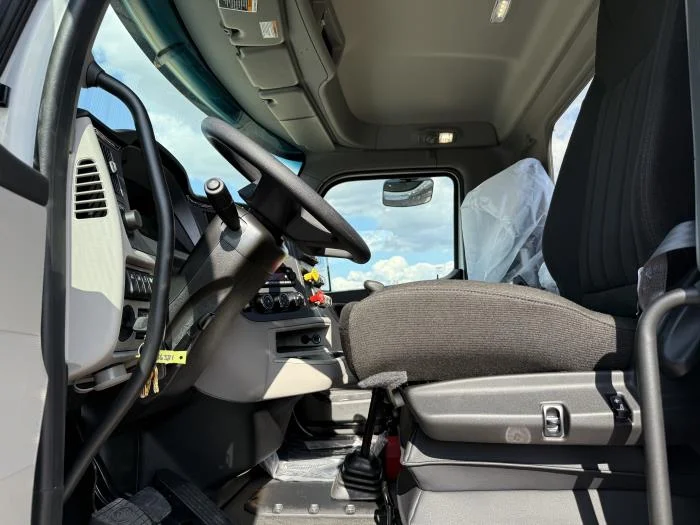 2027 Peterbilt 567 - image 35