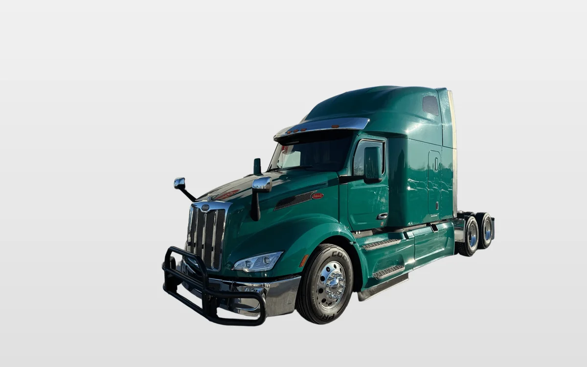 2023 PETERBILT 579 - image 1