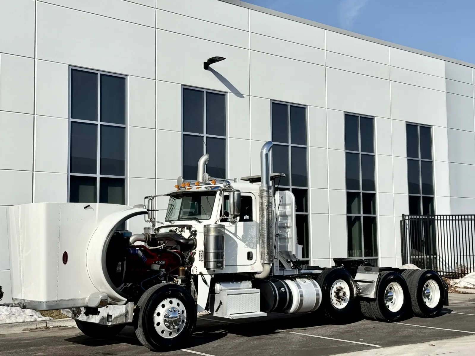 2018 Peterbilt 389 in New Lenox, IL — photo 10