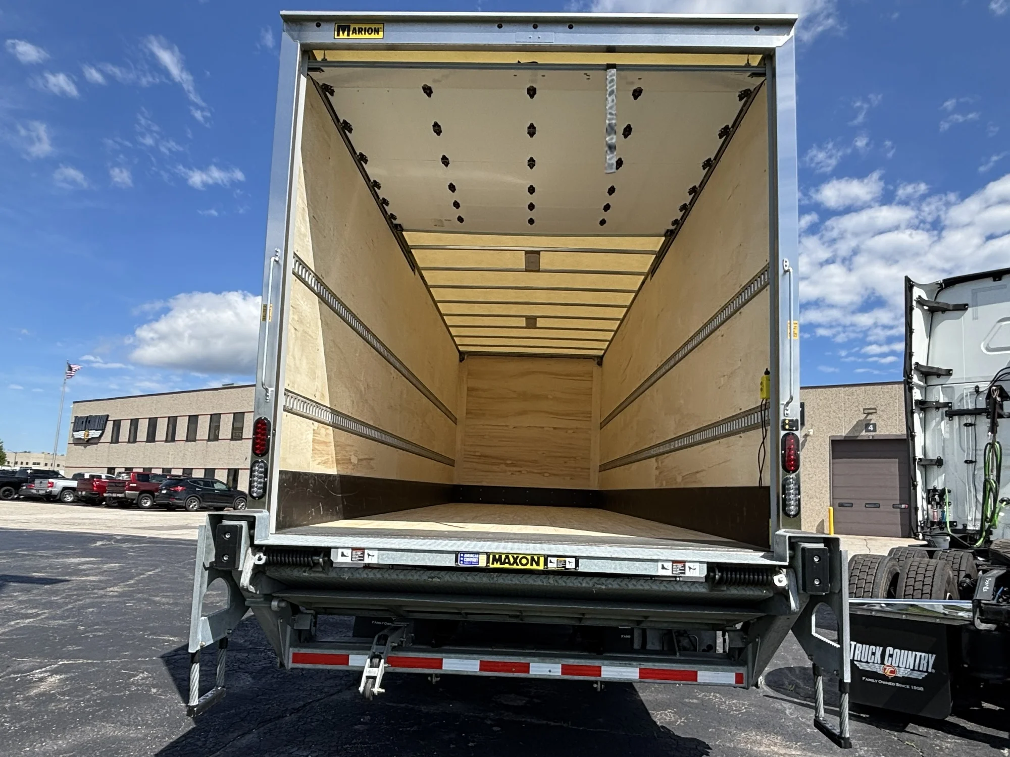 2027 Freightliner M2 106 in Appleton, WI — photo 4