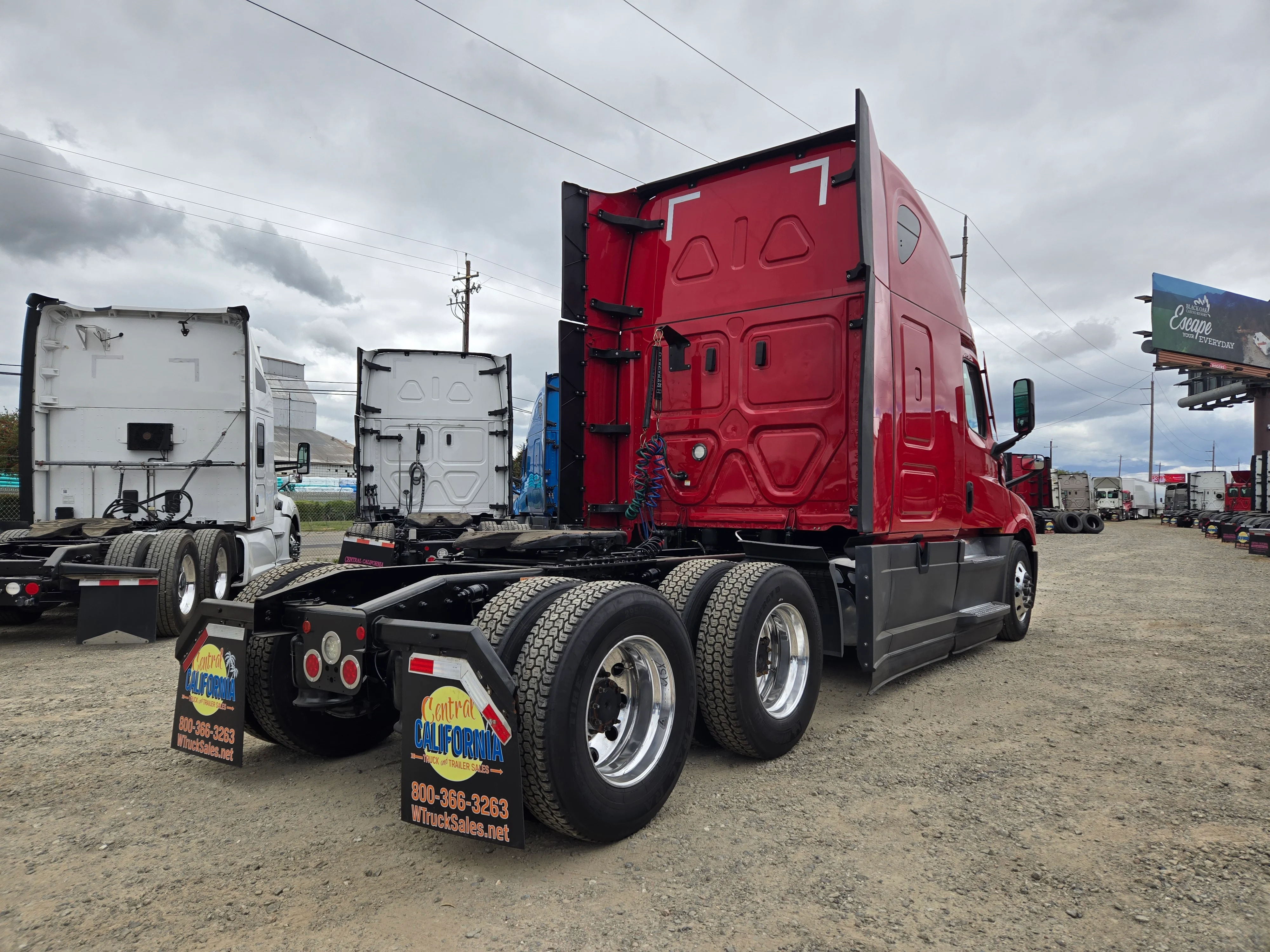 2021 Freightliner Cascadia in French Camp, CA — photo 6