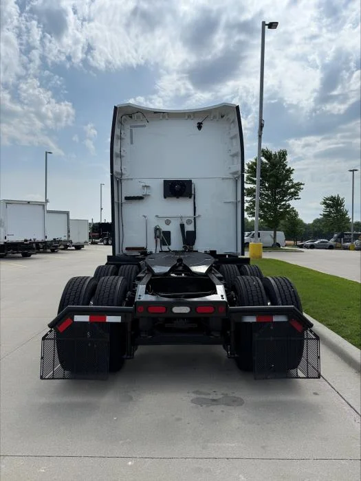 2022 Peterbilt 579 - image 8