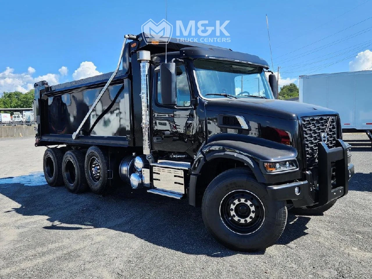 2025 Volvo VHD 300 in Dunmore, PA