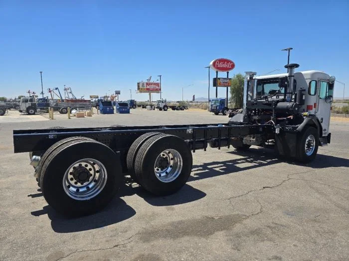 2025 Peterbilt 520 in Los Angeles, CA — photo 6