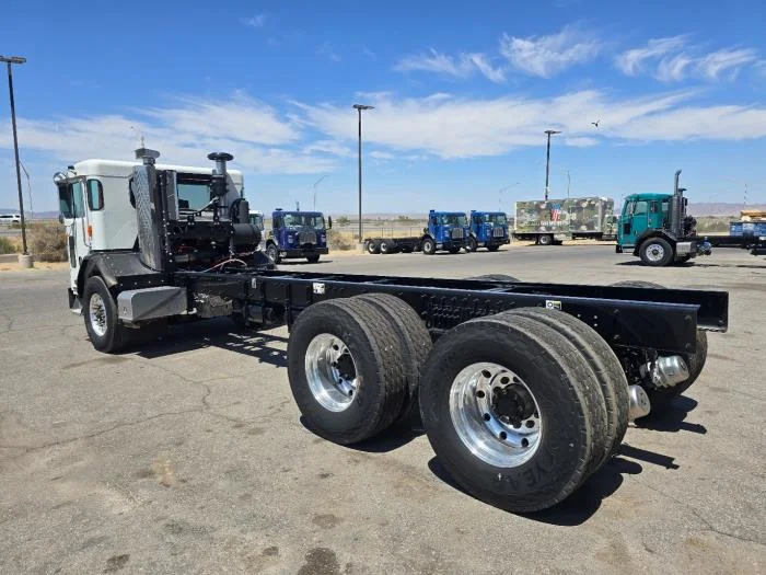 2025 Peterbilt 520 in Los Angeles, CA — photo 8