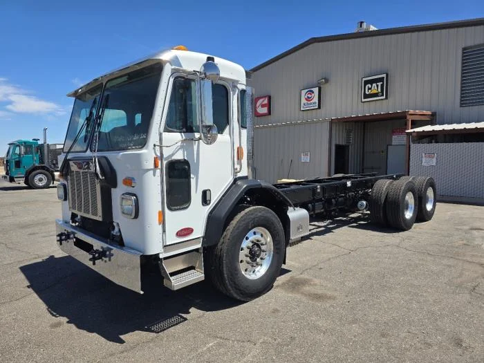 2025 Peterbilt 520 in Los Angeles, CA — photo 2