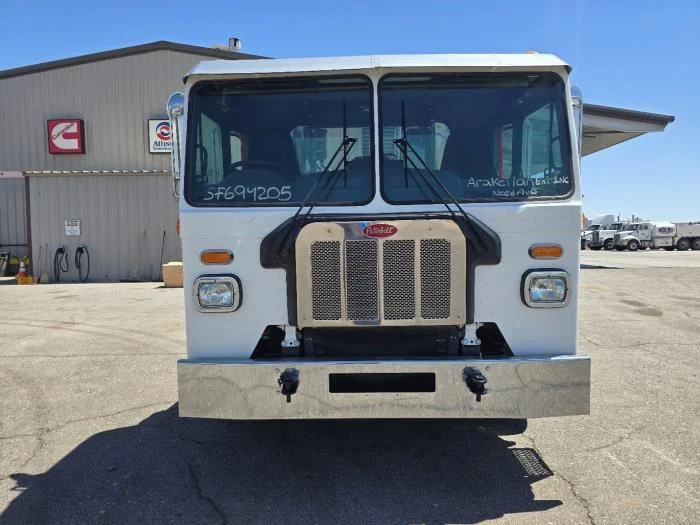 2025 Peterbilt 520 in Los Angeles, CA — photo 3