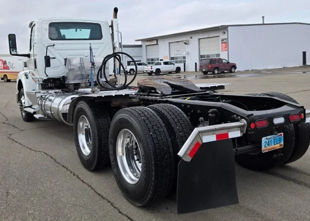 2025 International HX in MN — photo 4