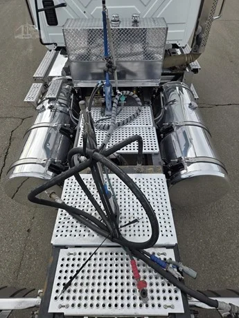 2025 International HX - image 10