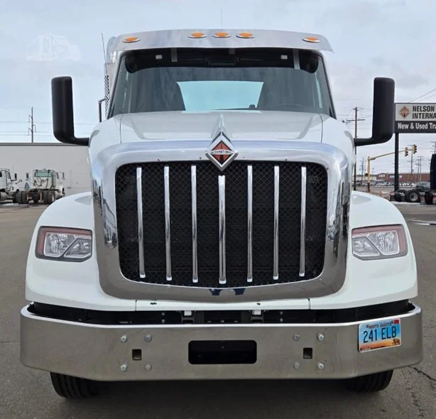2025 International HX in MN — photo 2