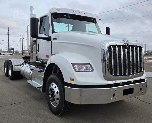 2025 International HX in MN — photo 3