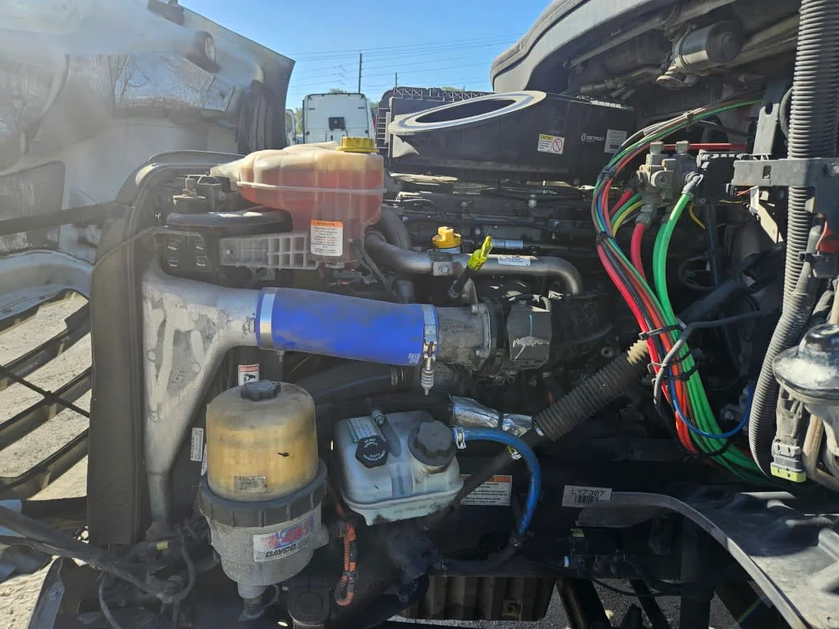 2020 Freightliner Cascadia - image 9