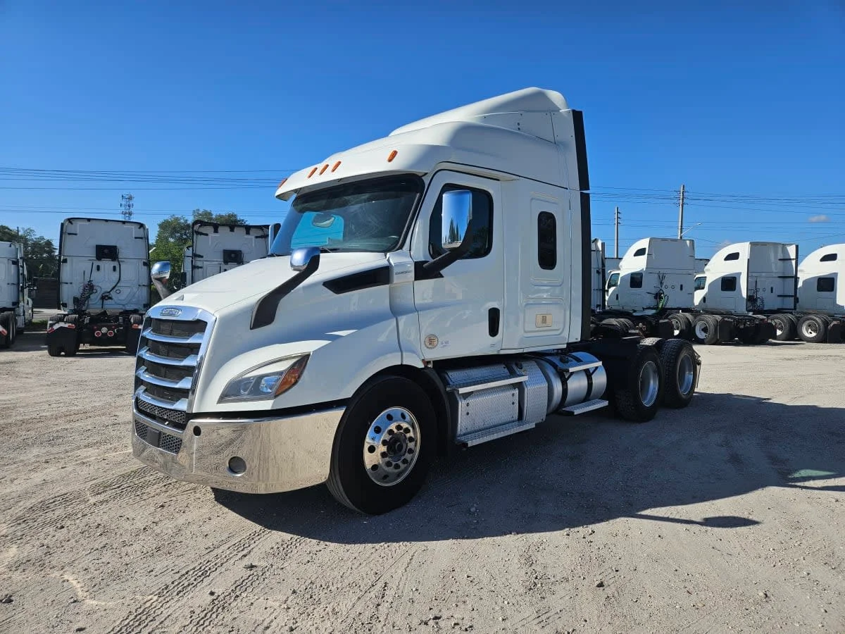 2020 Freightliner Cascadia in Orlando, FL