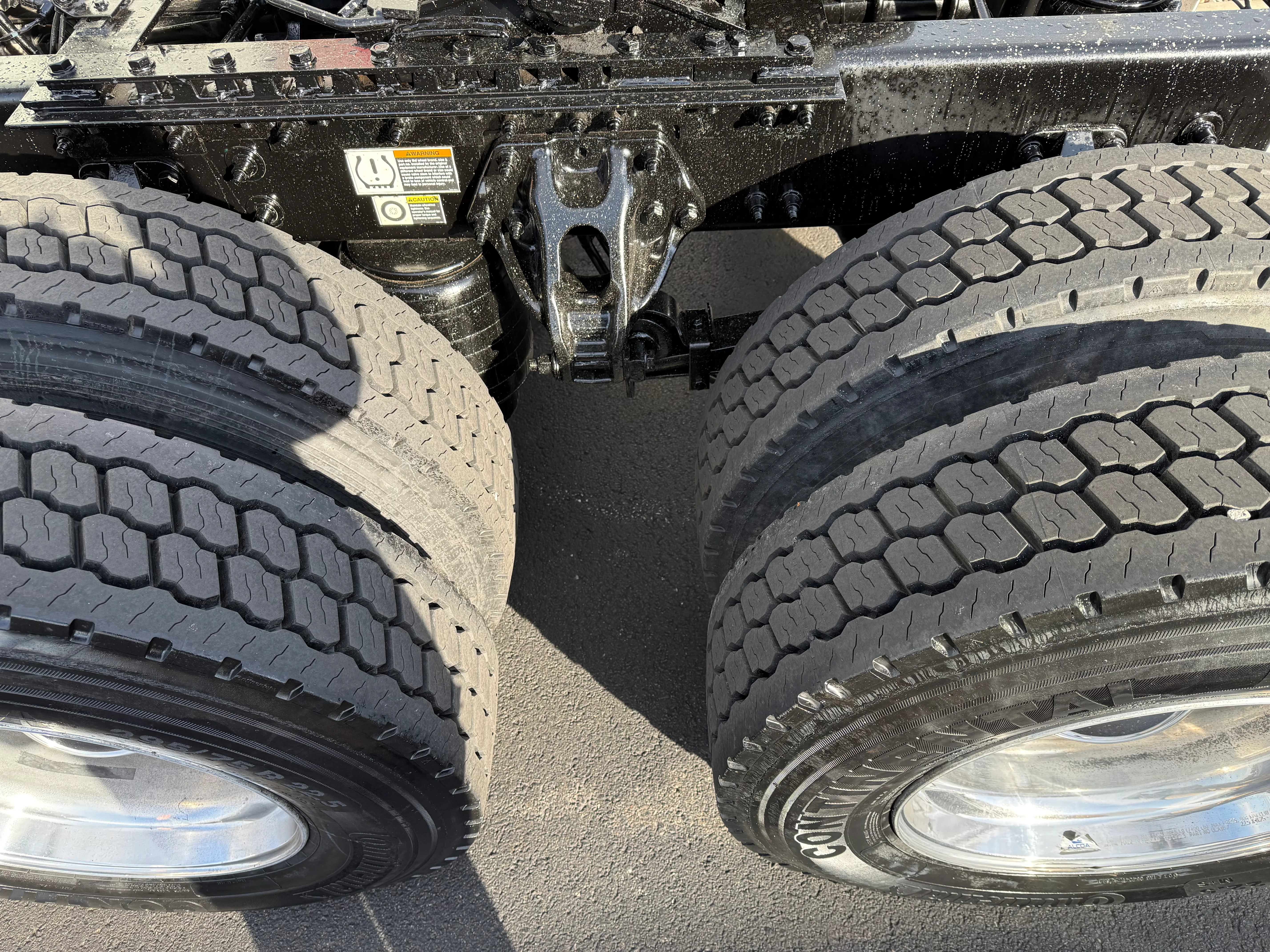 2021 Peterbilt 579 - image 13