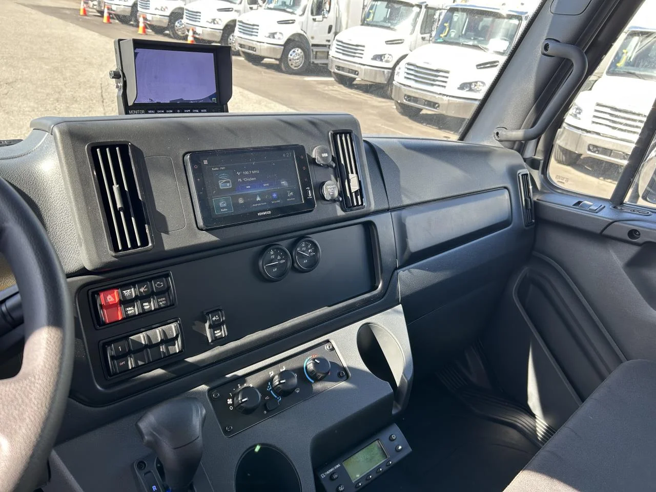 2025 Freightliner M2 106 - image 8