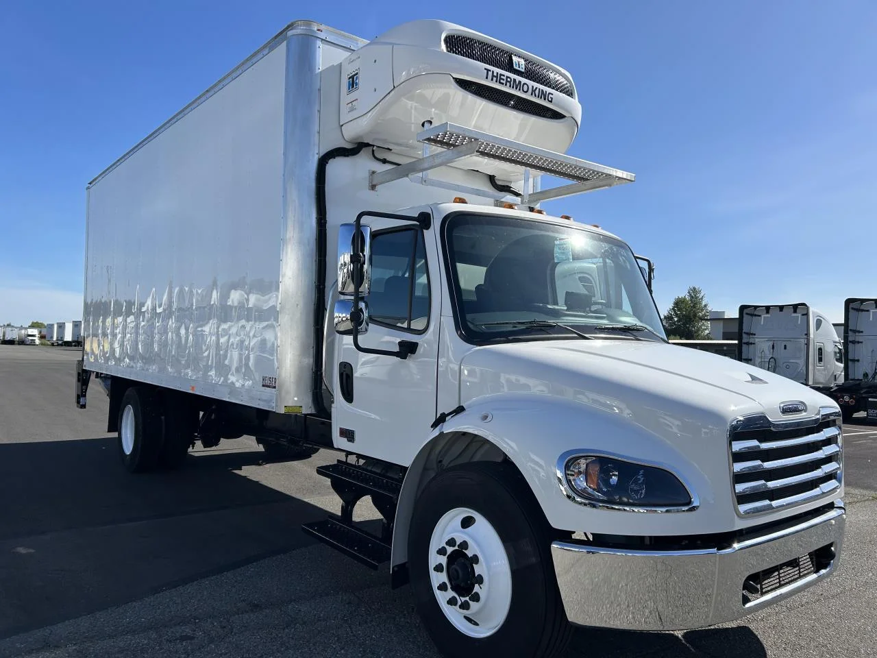 2025 Freightliner M2 106 in Coburg, OR — photo 5