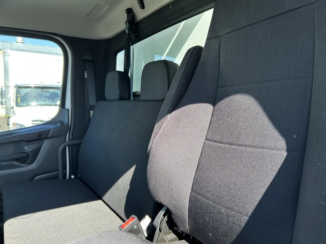 2025 Freightliner M2 106 - image 7