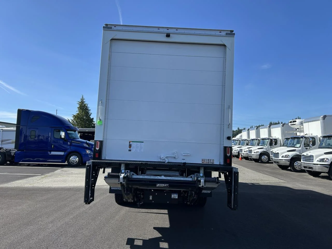 2025 Freightliner M2 106 in Coburg, OR — photo 3