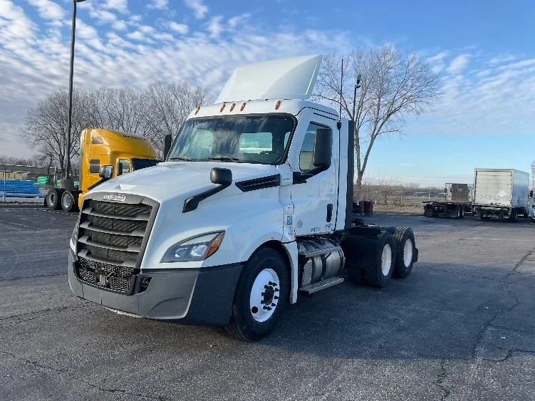 2021 Freightliner in Kansas City, MO — photo 3