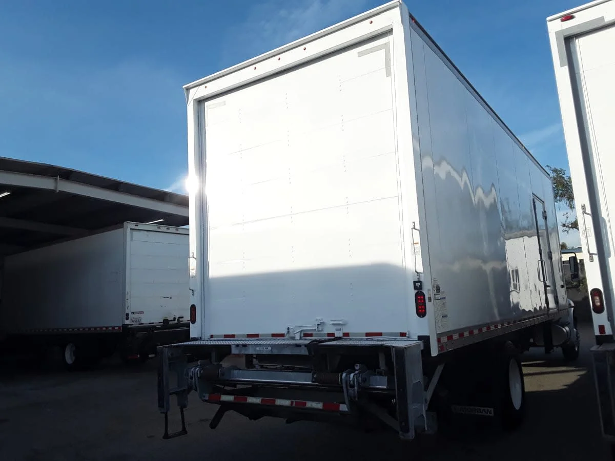 2019 International 4300 - image 4