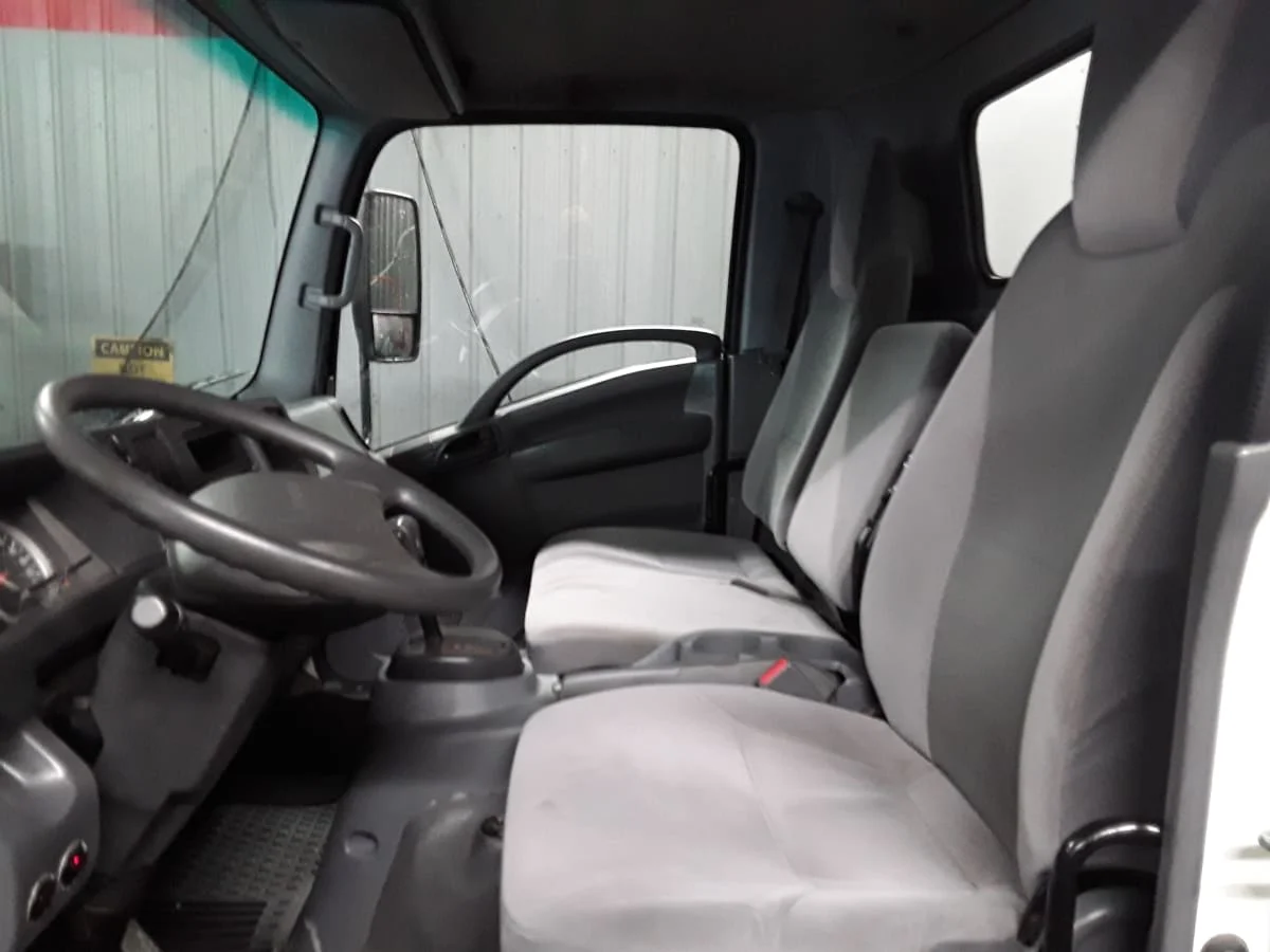 2019 Isuzu NPR - image 7