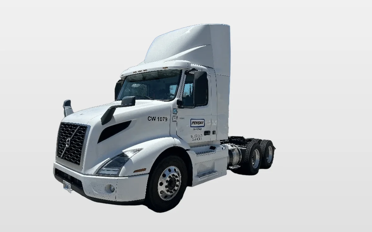 2021 Volvo VNR 640 - image 1